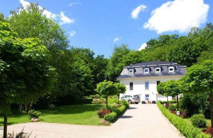 Weisses-Haus-Am-Kurpark-Fewo-Bergblick Bad Suderode Zewnętrze zdjęcie